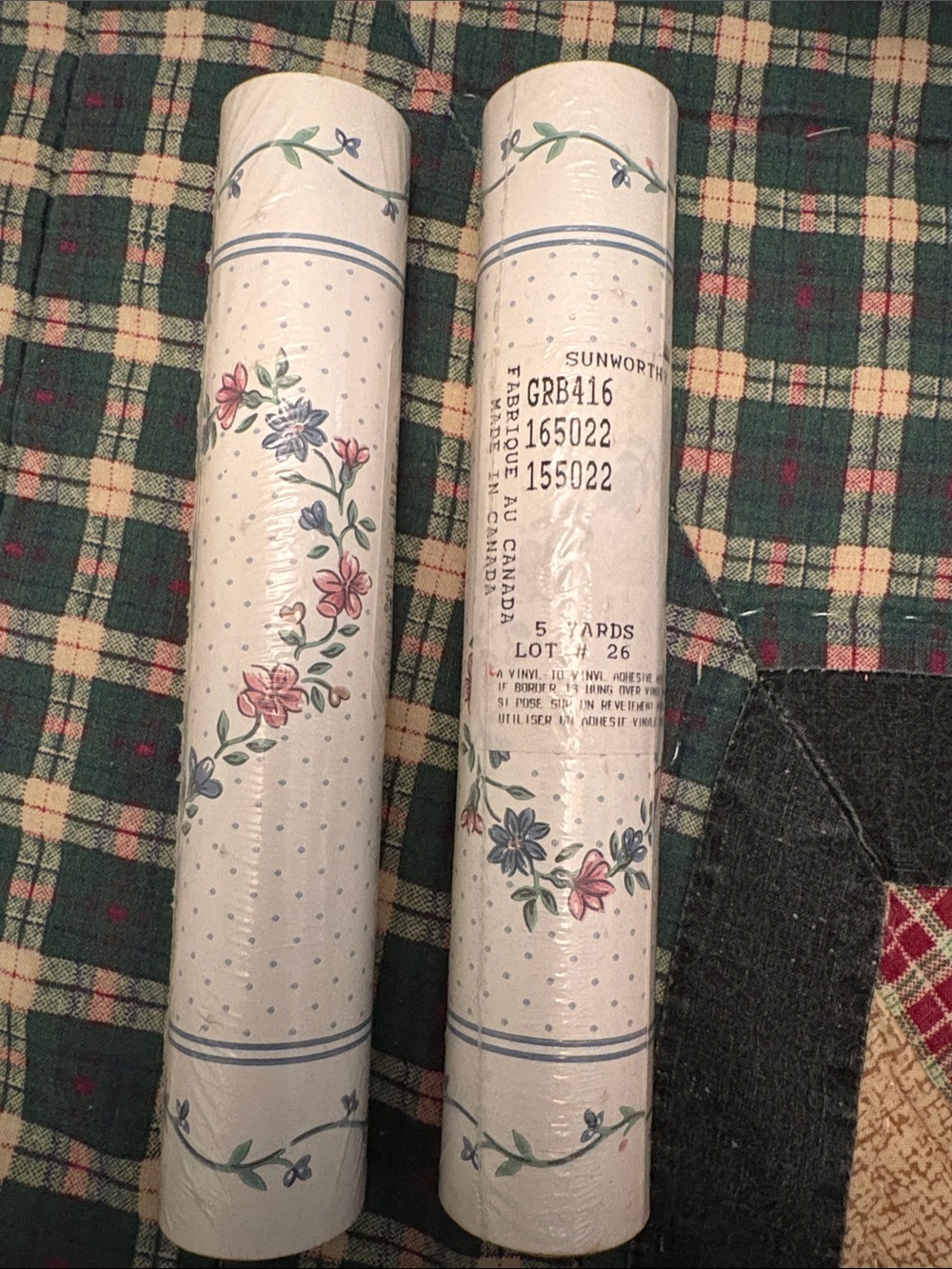 2 rolls Sunworthy brand vinyl border wallpaper